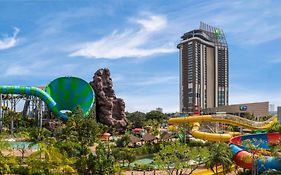 ฮอลิเดย์ อินน์ รีสอร์ต วานา นาวา หัวหิน